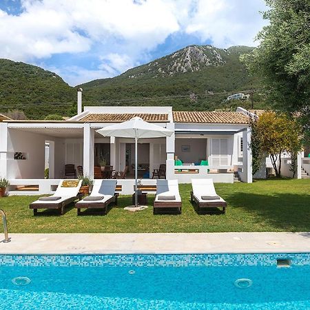 Villa Piedra Del Mar Beachfront By Villa2Be Барбати Екстериор снимка