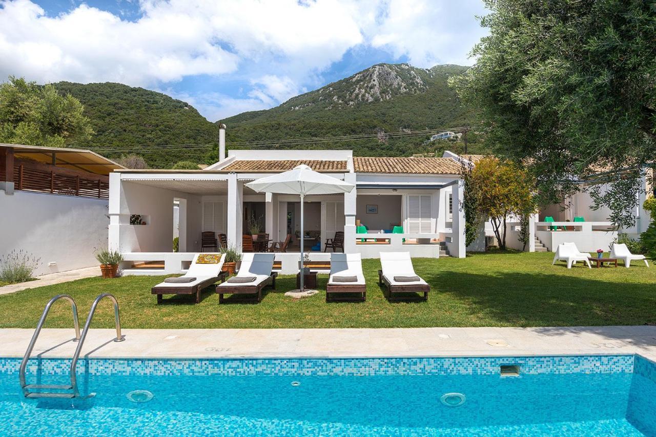 Villa Piedra Del Mar Beachfront By Villa2Be Барбати Екстериор снимка