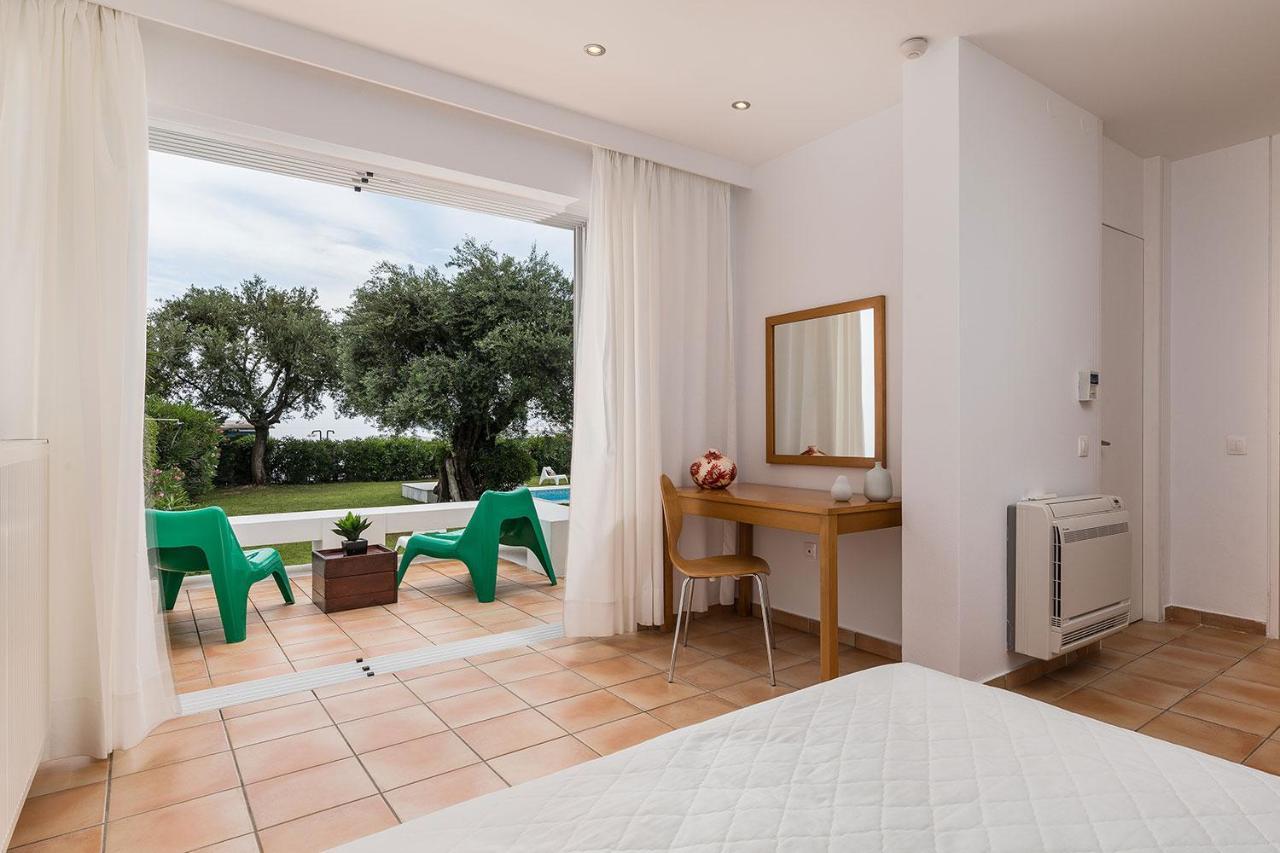 Villa Piedra Del Mar Beachfront By Villa2Be Барбати Екстериор снимка