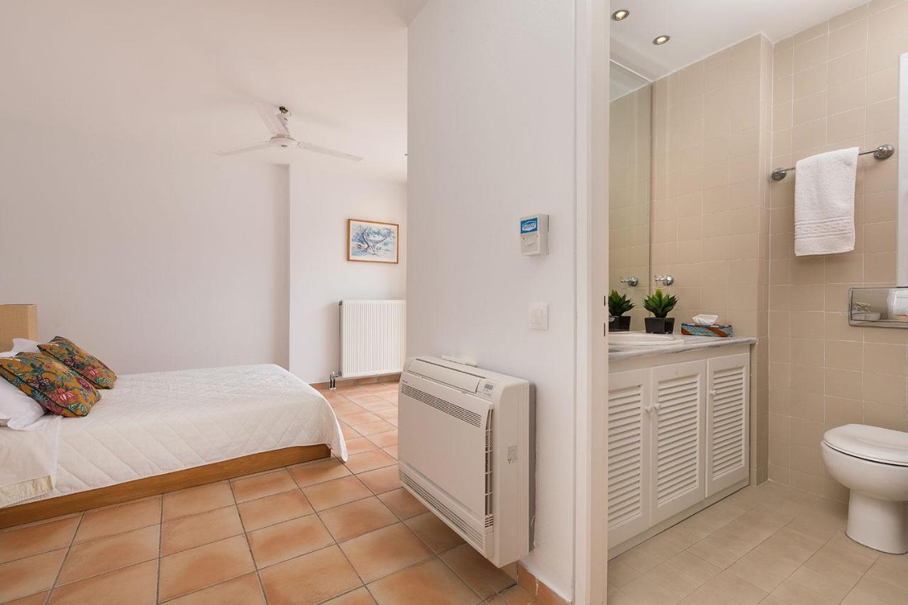 Villa Piedra Del Mar Beachfront By Villa2Be Барбати Екстериор снимка