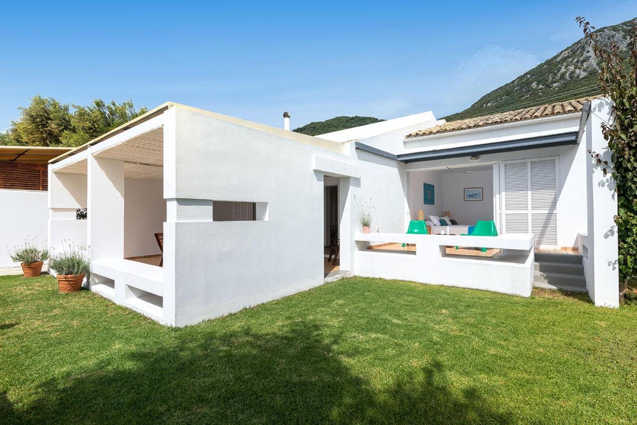 Villa Piedra Del Mar Beachfront By Villa2Be Барбати Екстериор снимка